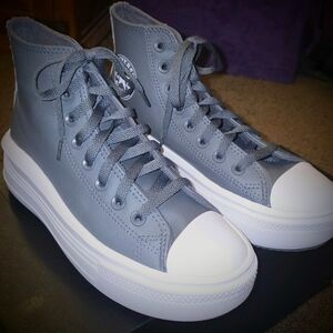 Chuck Taylor Converse Leather Platform  Gray High-Top Sneakers Size 7.5